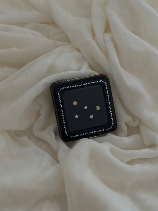 Design_Color Diamond Engagement Ring